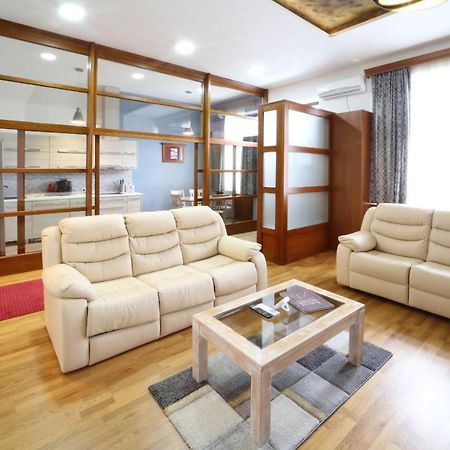 Virag Apartman Luxury Odorheiu Secuiesc Exteriör bild